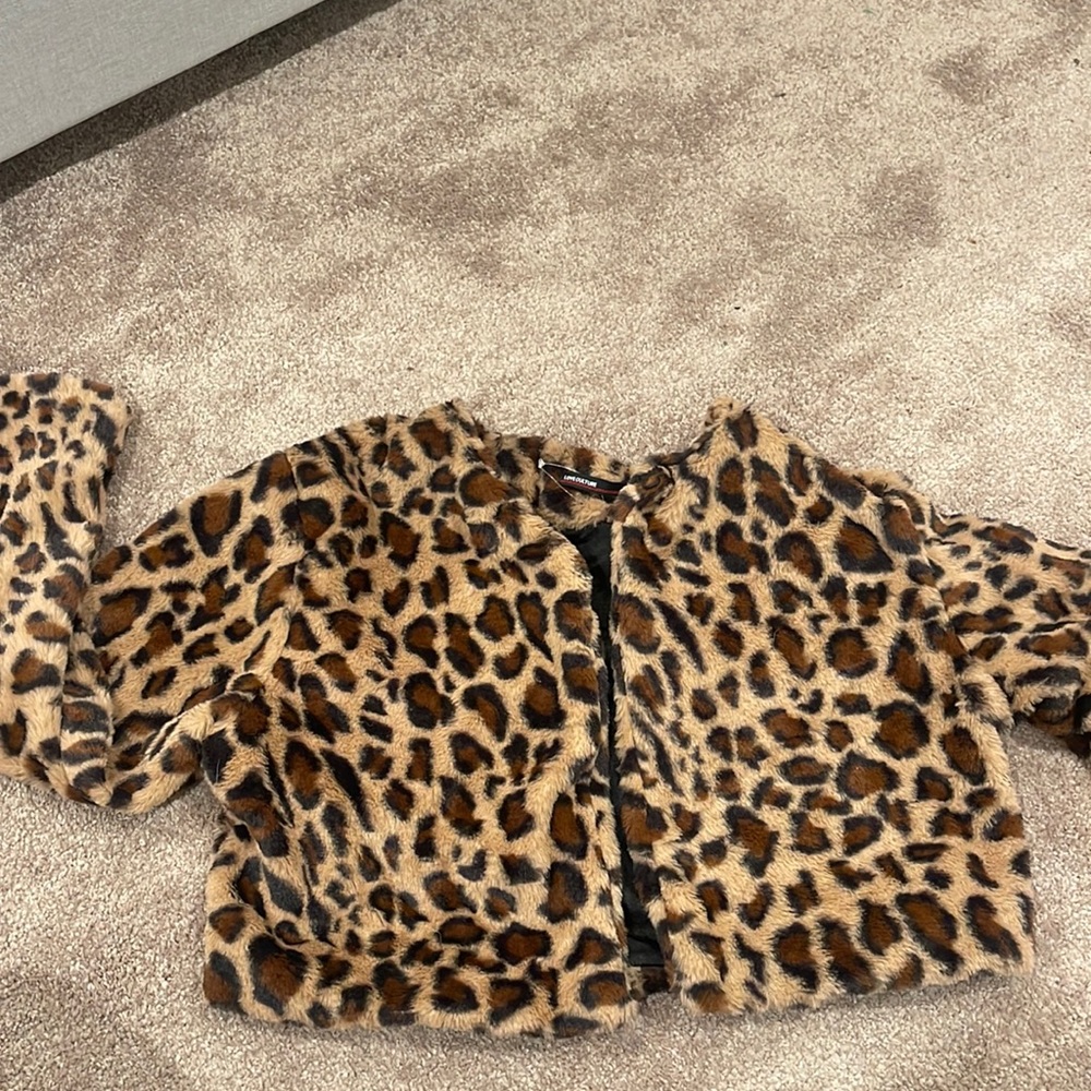 Cropped cheetah jacket